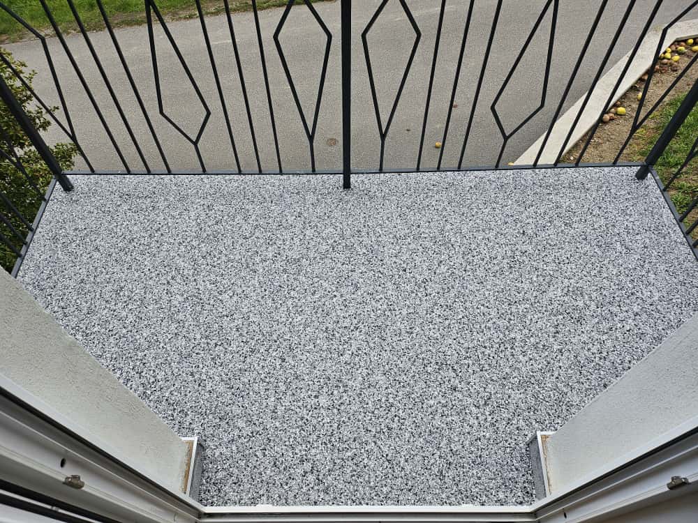 Balkon Steinteppich fertig