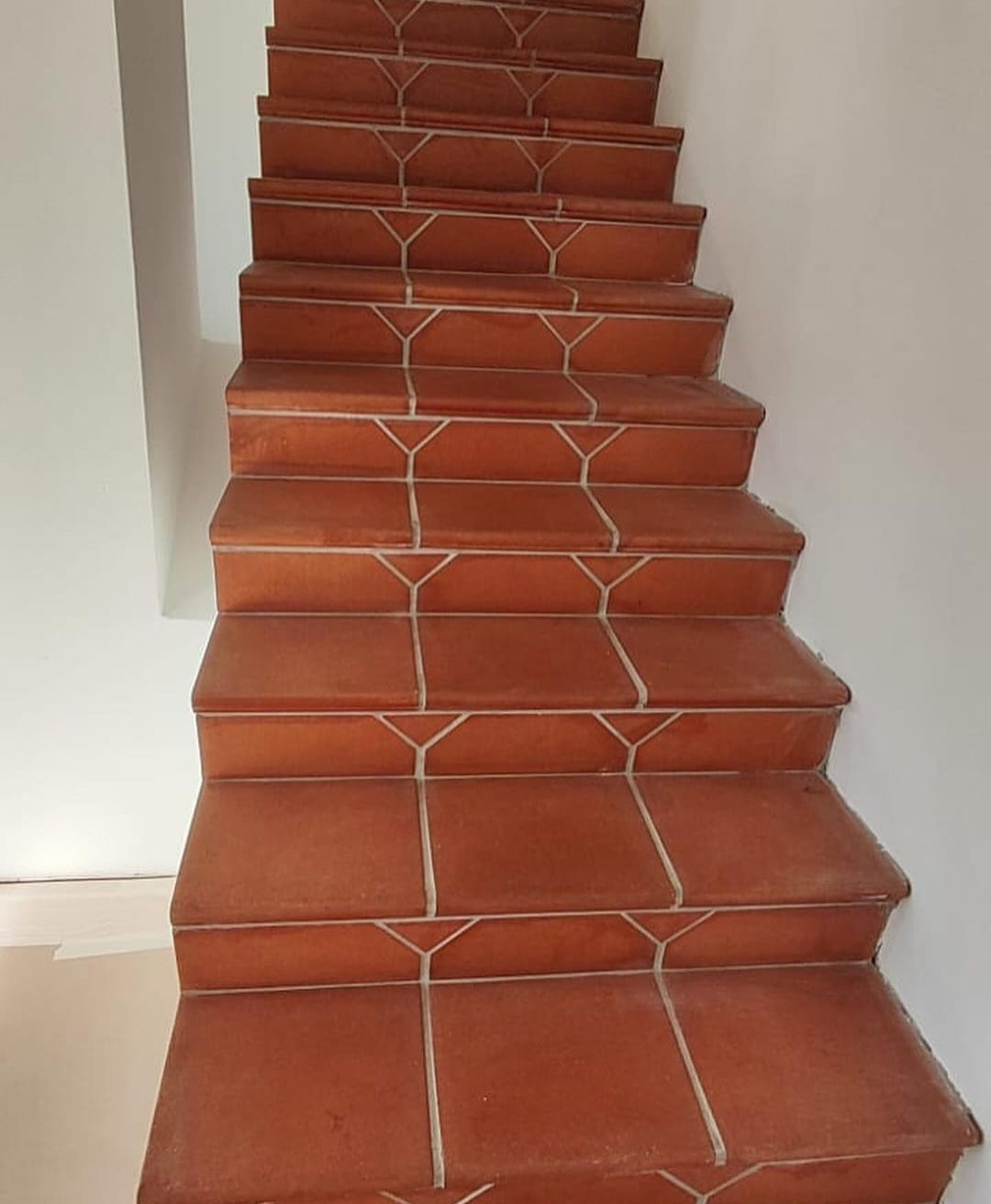 Terracotta Treppe innen