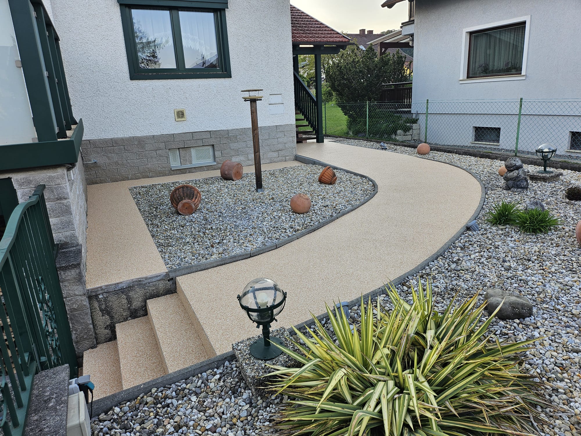 Steinteppich Außentreppe in Sandstein-Optik